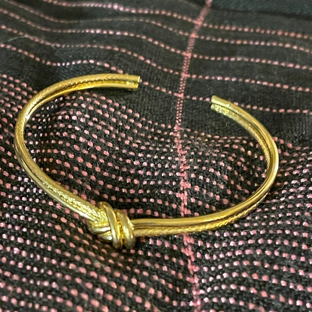 Gold Knot Bracelet
